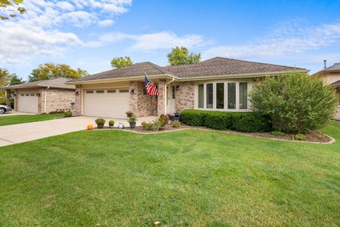 Tiny photo for 17713 66th Avenue, Tinley Park, IL 60477 (MLS # 12498813)