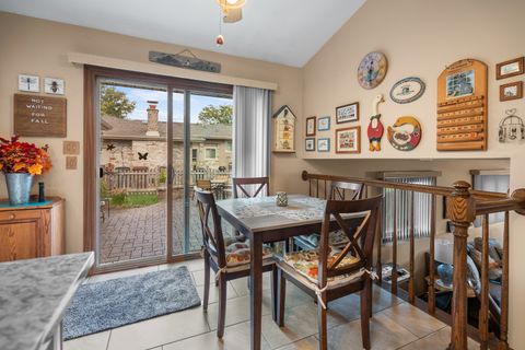 Tiny photo for 17713 66th Avenue, Tinley Park, IL 60477 (MLS # 12498813)