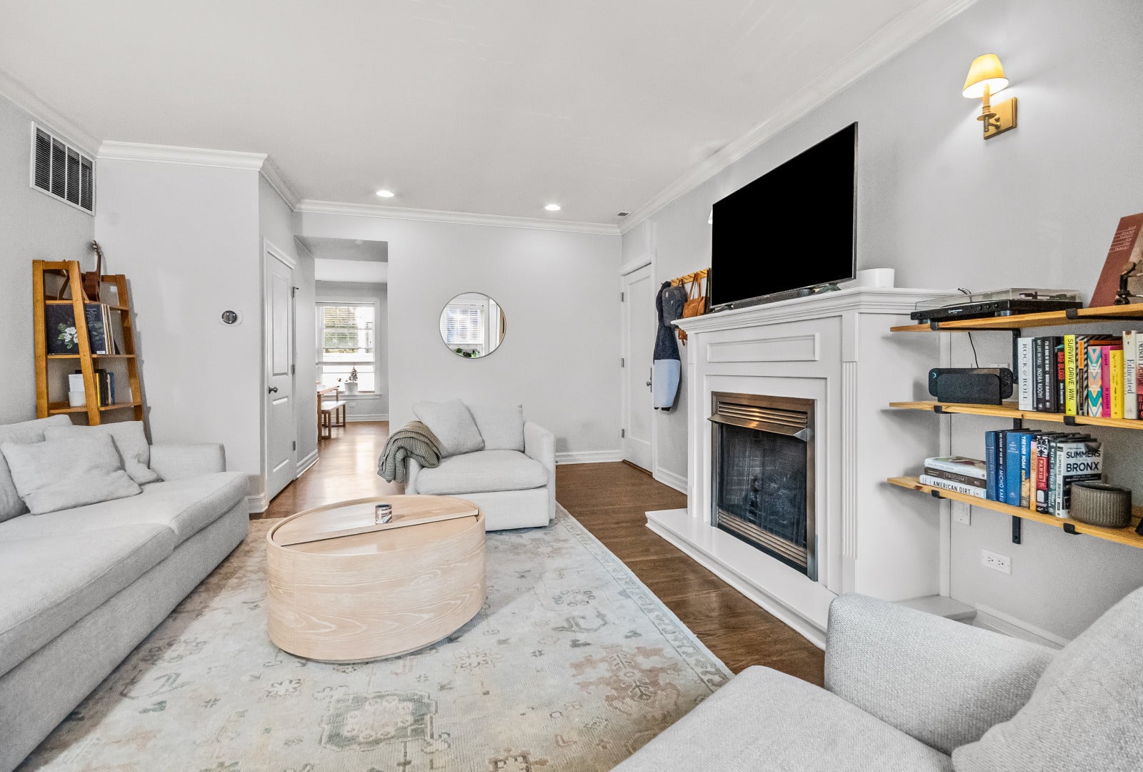 2711 N MILDRED Avenue 2A