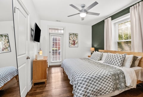 Tiny photo for 2711 N MILDRED Avenue #2A, Chicago, IL 60614 (MLS # 12766621)