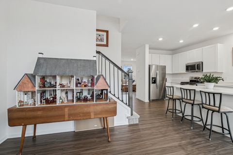 Tiny photo for 709 Neubauer Circle, Lindenhurst, IL 60046 (MLS # 12517380)