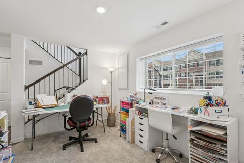 Tiny photo for 709 Neubauer Circle, Lindenhurst, IL 60046 (MLS # 12517380)