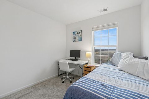 Tiny photo for 709 Neubauer Circle, Lindenhurst, IL 60046 (MLS # 12517380)