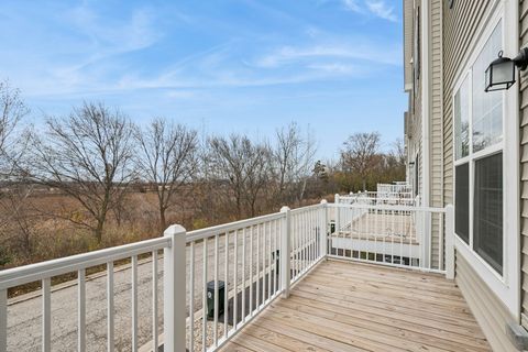 Tiny photo for 709 Neubauer Circle, Lindenhurst, IL 60046 (MLS # 12517380)