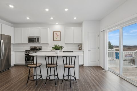 Tiny photo for 709 Neubauer Circle, Lindenhurst, IL 60046 (MLS # 12517380)