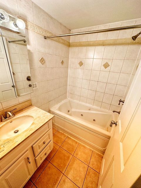 Tiny photo for 2225 W Oakdale Avenue, Chicago, IL 60618 (MLS # 12557790)