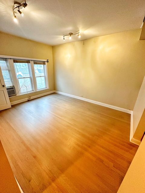 Tiny photo for 2225 W Oakdale Avenue, Chicago, IL 60618 (MLS # 12557790)