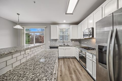 Tiny photo for 982 TUSCANY Drive, Streamwood, IL 60107 (MLS # 12535050)