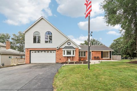 1039 S School Street Lombard IL 60148