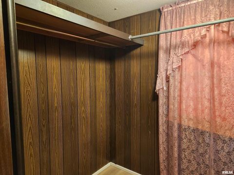 Tiny photo for 14625 E E IL Hwy 15 Highway, Mt Vernon, IL 62864 (MLS # EB457659)