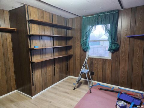 Tiny photo for 14625 E E IL Hwy 15 Highway, Mt Vernon, IL 62864 (MLS # EB457659)