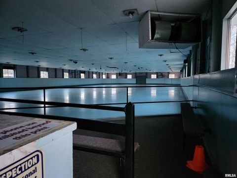 Tiny photo for 14625 E E IL Hwy 15 Highway, Mt Vernon, IL 62864 (MLS # EB457659)