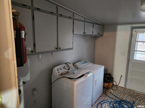 Tiny photo for 14625 E E IL Hwy 15 Highway, Mt Vernon, IL 62864 (MLS # EB457659)