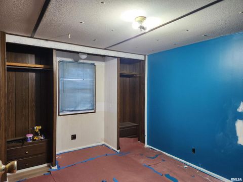 Tiny photo for 14625 E E IL Hwy 15 Highway, Mt Vernon, IL 62864 (MLS # EB457659)