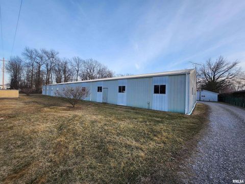 Tiny photo for 14625 E E IL Hwy 15 Highway, Mt Vernon, IL 62864 (MLS # EB457659)