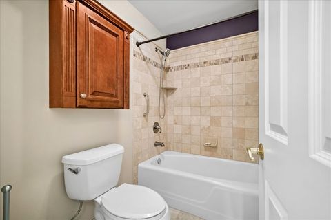 Tiny photo for 2700 E Bel Aire Drive #303, Arlington Heights, IL 60004 (MLS # 12596743)