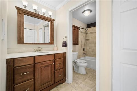 Tiny photo for 2700 E Bel Aire Drive #303, Arlington Heights, IL 60004 (MLS # 12596743)