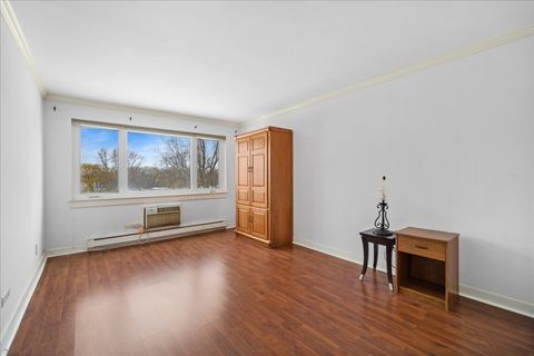 Tiny photo for 2700 E Bel Aire Drive #303, Arlington Heights, IL 60004 (MLS # 12596743)