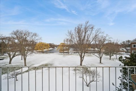 Tiny photo for 2700 E Bel Aire Drive #303, Arlington Heights, IL 60004 (MLS # 12596743)