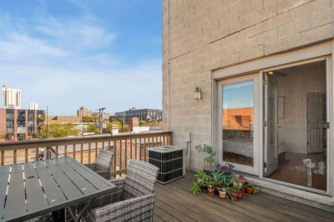 Tiny photo for 1224 W WINONA Street #3E, Chicago, IL 60640 (MLS # 12494166)