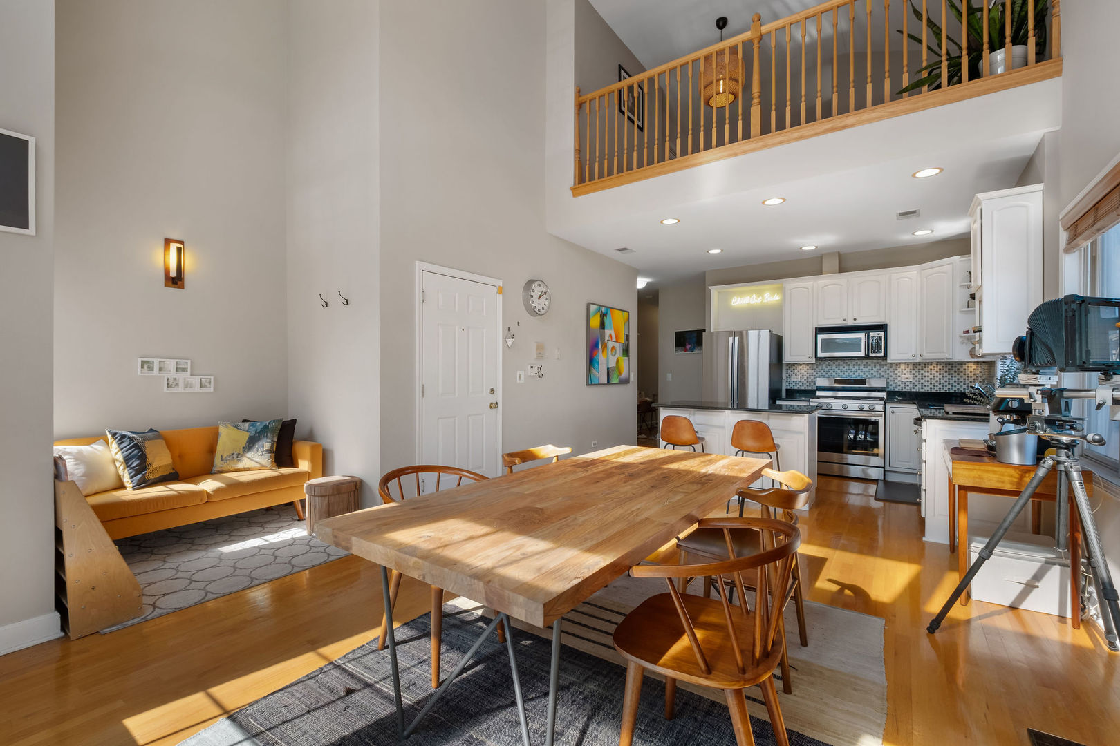 1224 W WINONA Street 3E