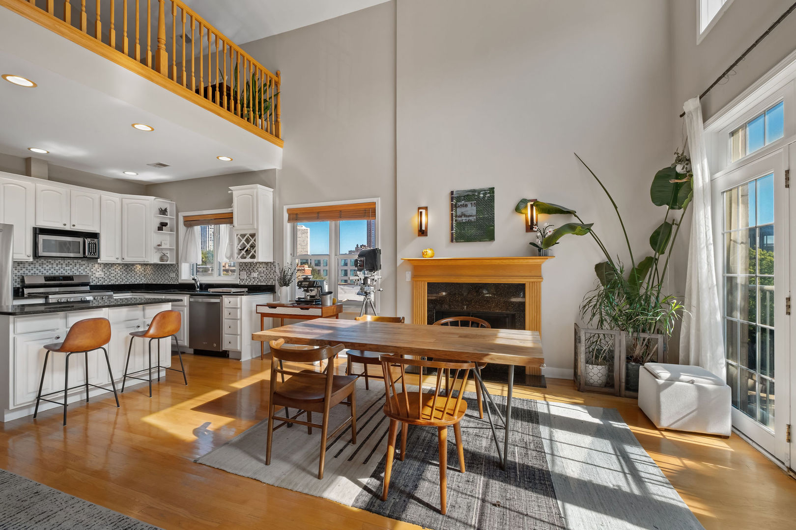 1224 W WINONA Street 3E