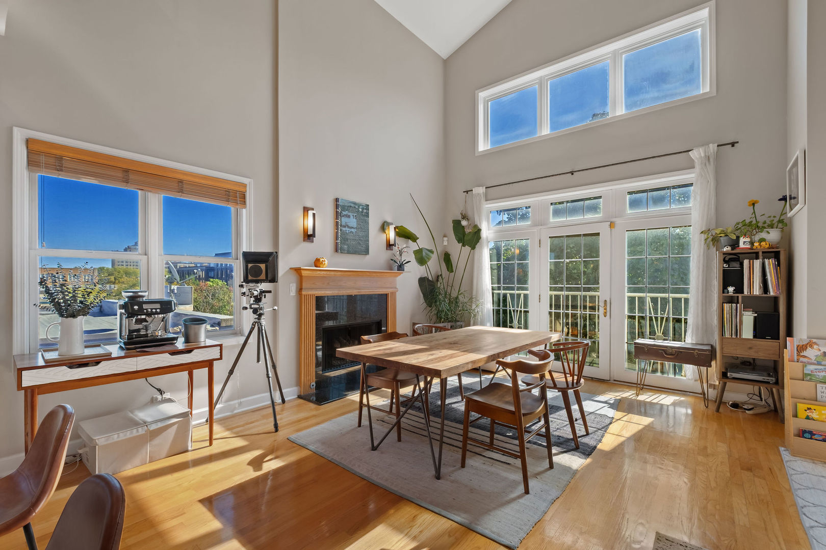 1224 W WINONA Street 3E