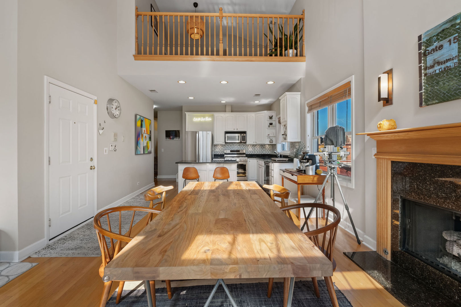 1224 W WINONA Street 3E
