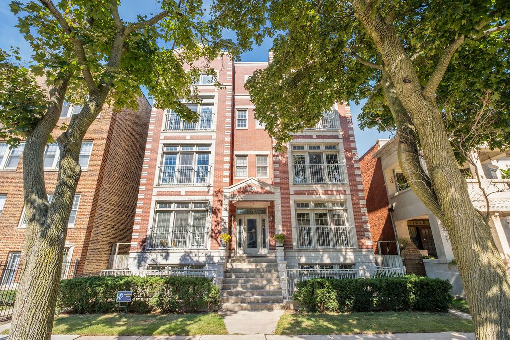 Photo for 1224 W WINONA Street #3E, Chicago, IL 60640 (MLS # 12494166)