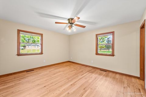 Tiny photo for 977 Lindenwood Drive, Aurora, IL 60506 (MLS # 12492259)