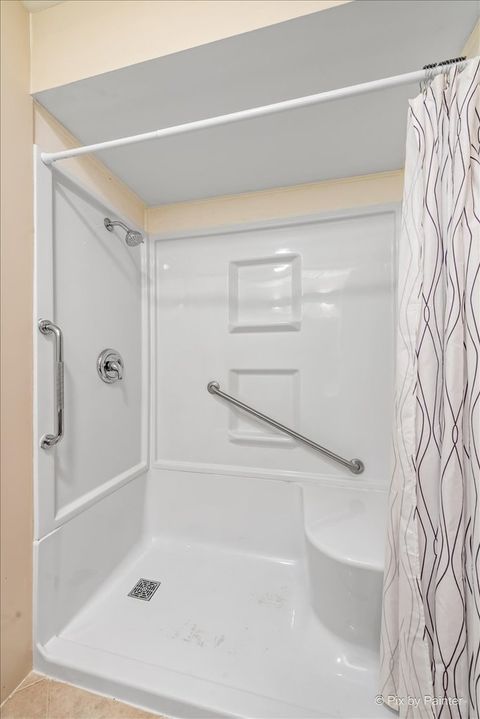 Tiny photo for 977 Lindenwood Drive, Aurora, IL 60506 (MLS # 12492259)