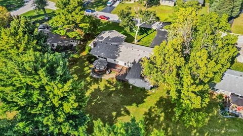 Tiny photo for 977 Lindenwood Drive, Aurora, IL 60506 (MLS # 12492259)