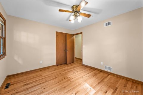 Tiny photo for 977 Lindenwood Drive, Aurora, IL 60506 (MLS # 12492259)