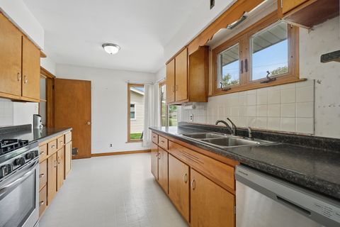 Tiny photo for 1028 Cherokee Place, Lemont, IL 60439 (MLS # 12633256)