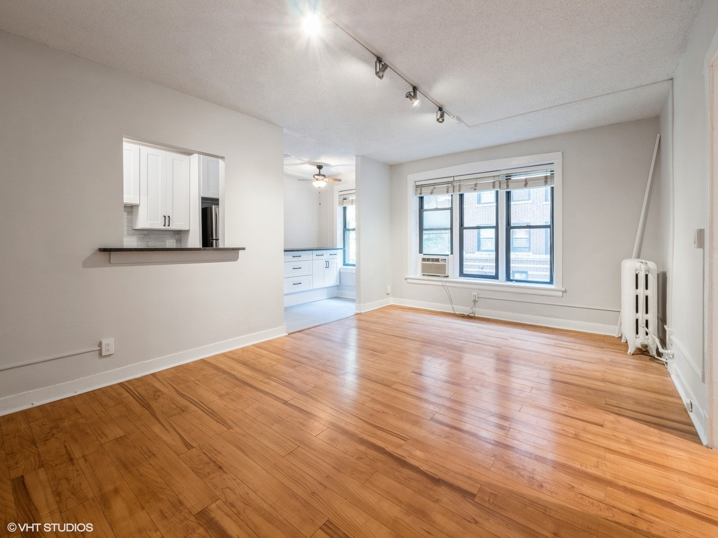 725 W Sheridan Road 207