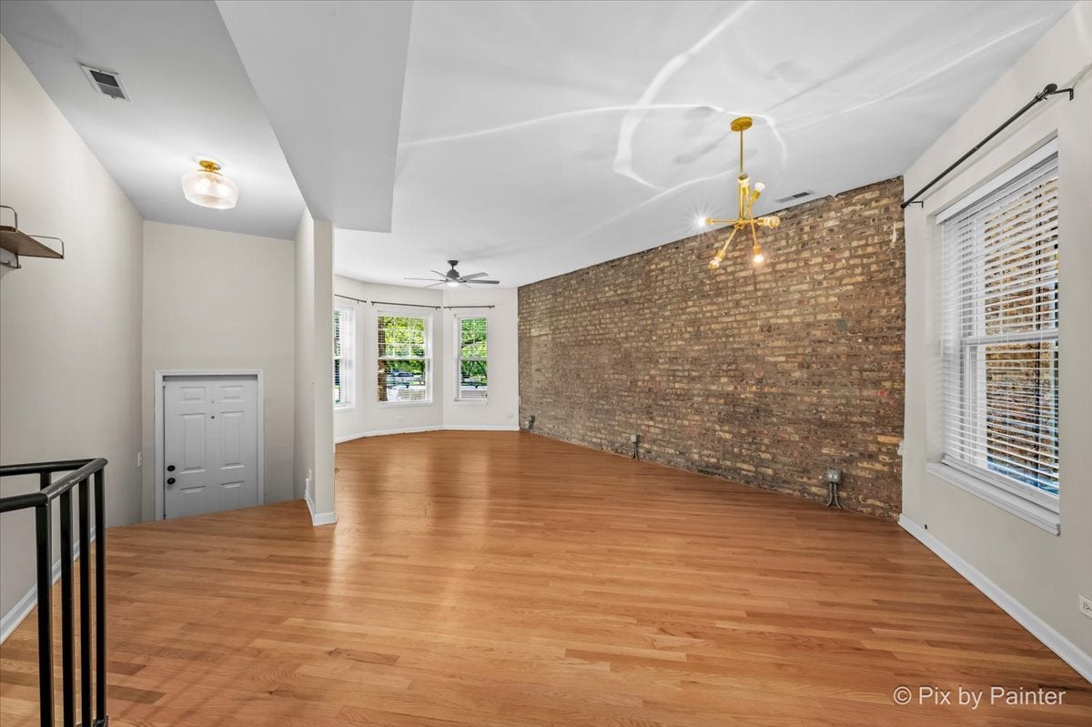 2439 N Kedzie Boulevard 1