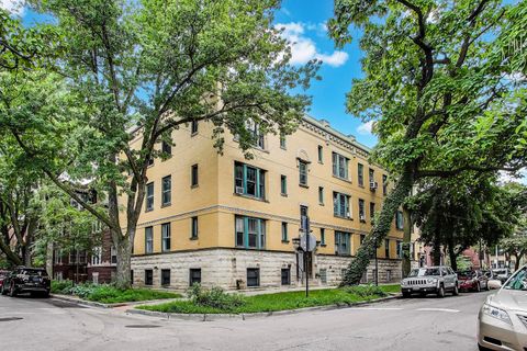 Photo of 1254 W Thorndale Avenue #1W, Chicago, IL 60660 (MLS # 12517926)