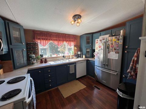 Tiny photo for 9549 Johns Lane, Marion, IL 62959 (MLS # EB459654)