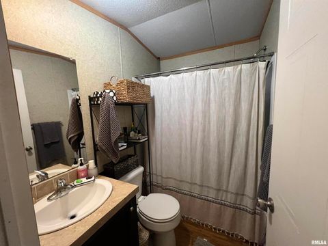 Tiny photo for 9549 Johns Lane, Marion, IL 62959 (MLS # EB459654)