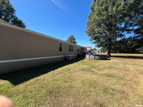 Tiny photo for 9549 Johns Lane, Marion, IL 62959 (MLS # EB459654)