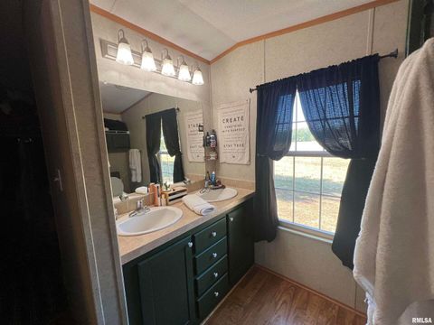 Tiny photo for 9549 Johns Lane, Marion, IL 62959 (MLS # EB459654)