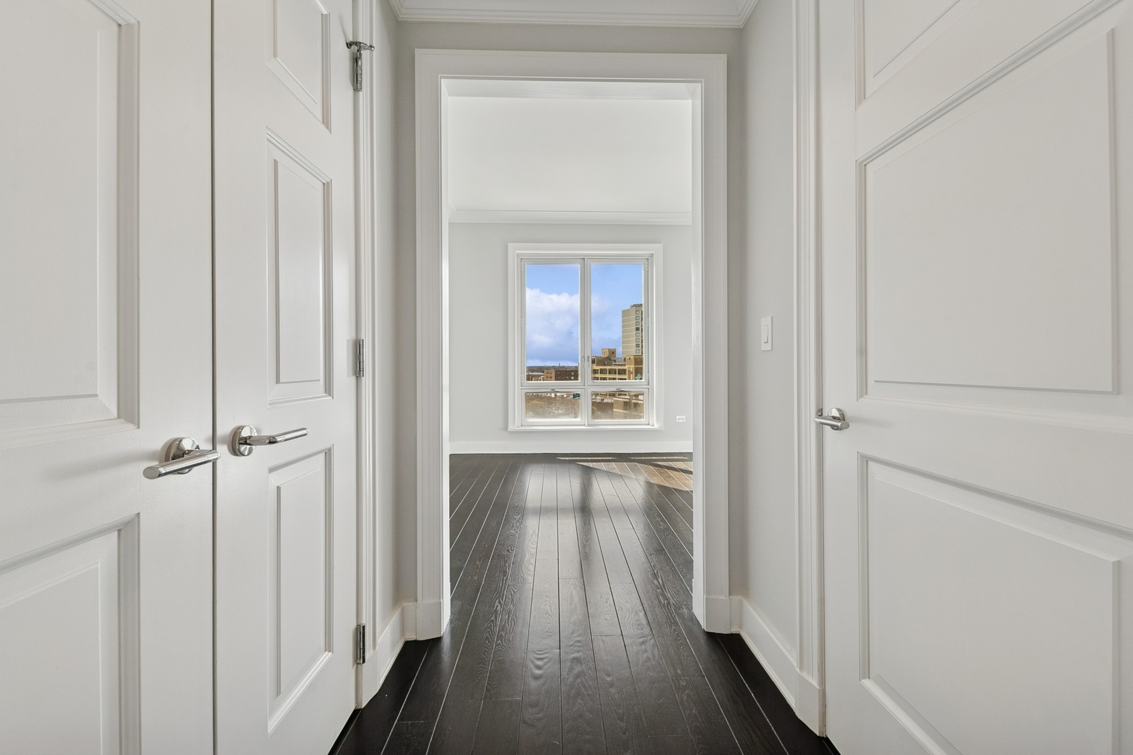 2550 N Lakeview Avenue S907
