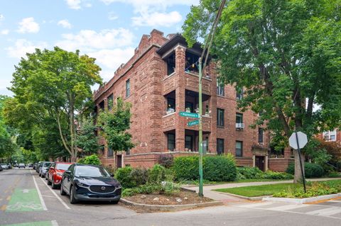 2540 W Leland Avenue 2 Chicago IL 60625