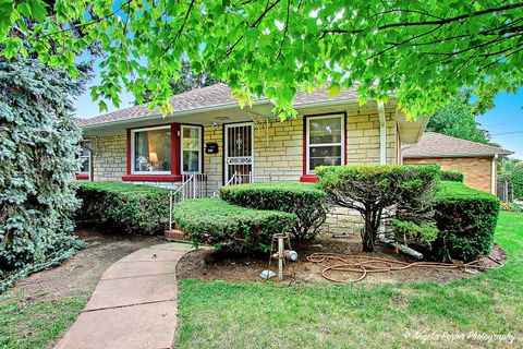 Photo of 2029 Lloyd Avenue, Waukegan, IL 60085 (MLS # 12485660)
