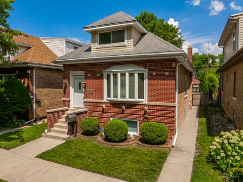 Tiny photo for 1329 Wisconsin Avenue, Berwyn, IL 60402 (MLS # 12452643)