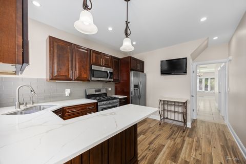 Tiny photo for 1329 Wisconsin Avenue, Berwyn, IL 60402 (MLS # 12452643)
