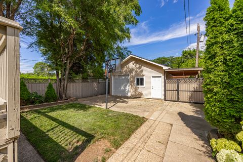 Tiny photo for 1329 Wisconsin Avenue, Berwyn, IL 60402 (MLS # 12452643)
