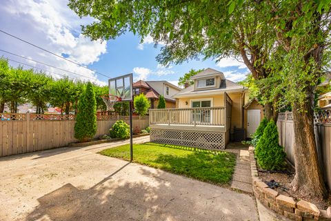 Tiny photo for 1329 Wisconsin Avenue, Berwyn, IL 60402 (MLS # 12452643)