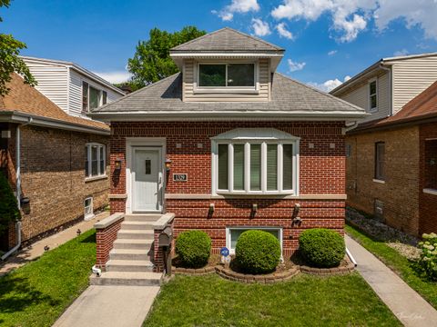 Photo of 1329 Wisconsin Avenue, Berwyn, IL 60402 (MLS # 12452643)
