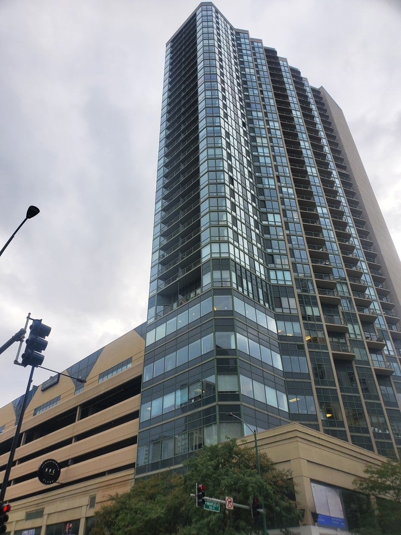 111 W Maple Street 1101